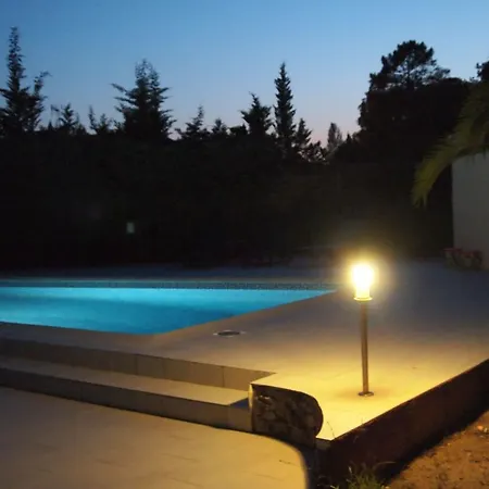 Prázdninový dům Modern Holiday In Roquebrune-sur-argens With Poo La Bouverie