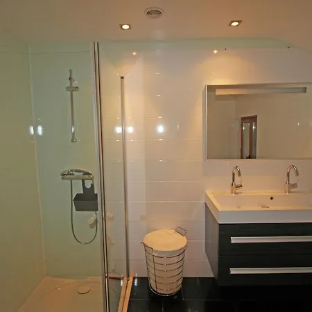 Modern Holiday In Roquebrune-sur-argens With Poo Prázdninový dům La Bouverie